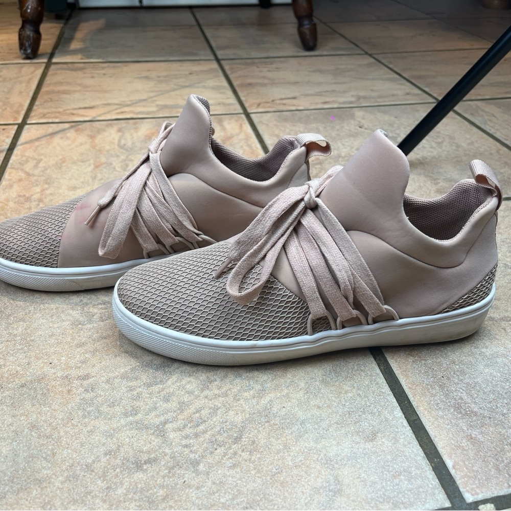 Steve Madden Lancer Blush Pink Soft Slip On Flat Sneakers